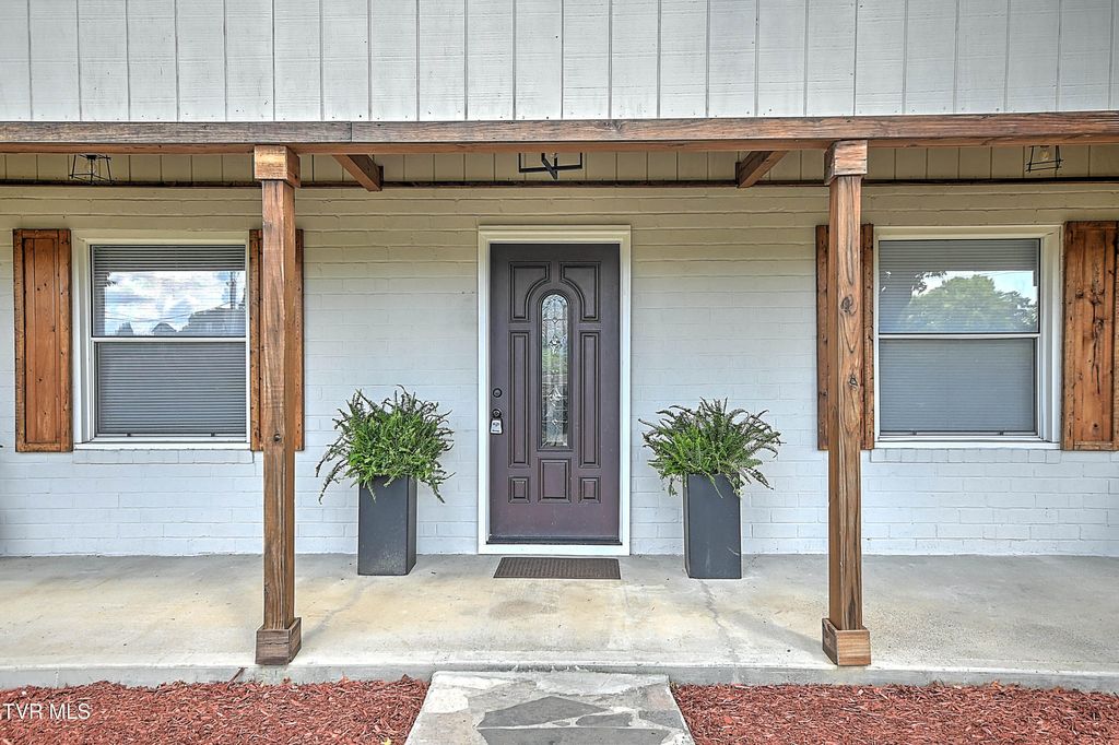 Photo of 122 Park Drive, Kingsport, TN 37660 (MLS # 9984232)