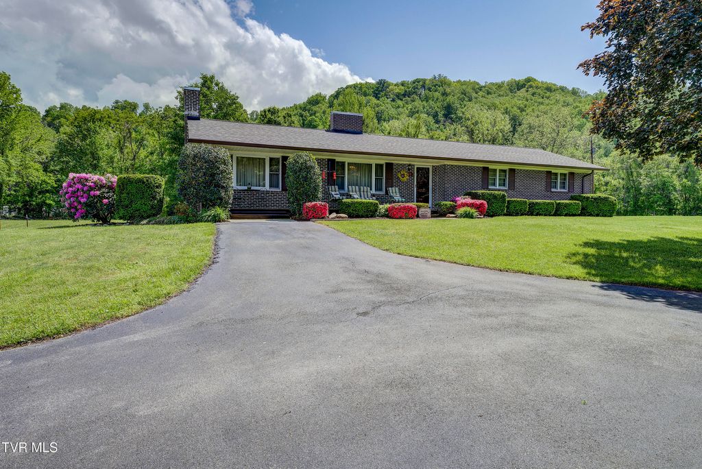 Photo of 200 Mccurry Lane, Erwin, TN 37650 (MLS # 9994403)