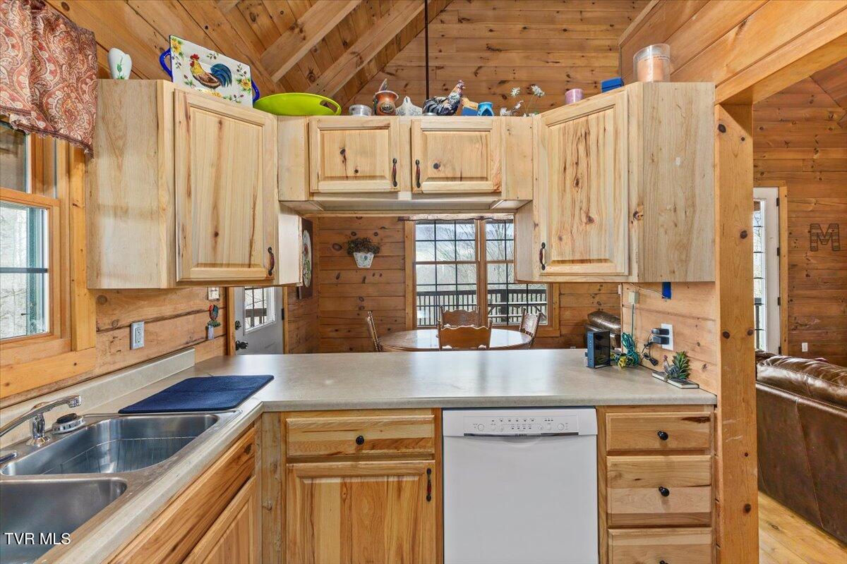 181 Conley Stevens Road, Roan Mountain, Tennessee image 31