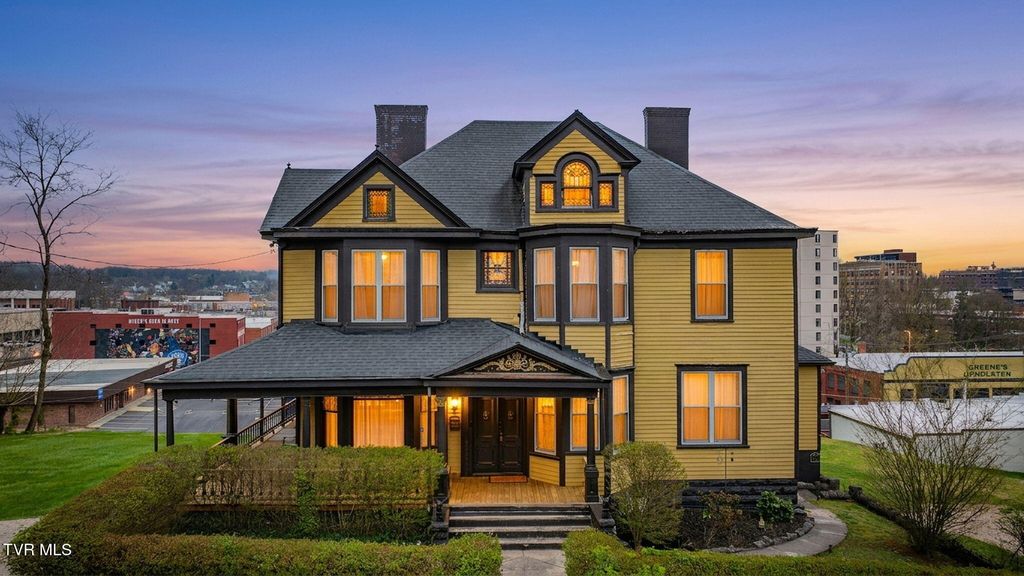 Photo of 211 Johnson Street, Bristol, VA 24201 (MLS # 9993005)