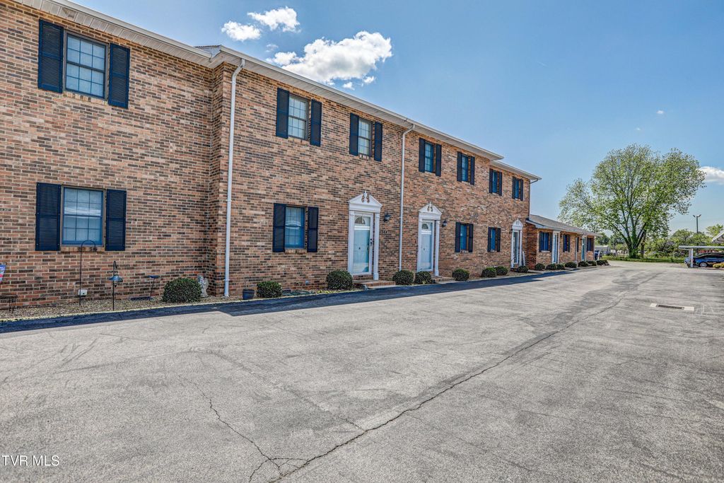 Photo of 1544 Jessee Street #H, Kingsport, TN 37664 (MLS # 9988611)