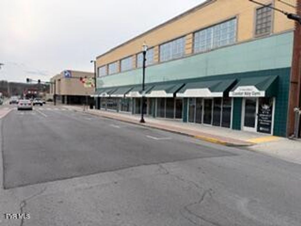 Photo of 244 Center Street, Kingsport, TN 37660 (MLS # 9990406)