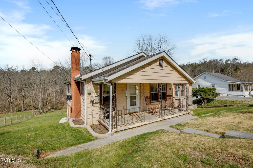 Photo of 1632 Paperville Road, Bristol, TN 37620 (MLS # 9992924)