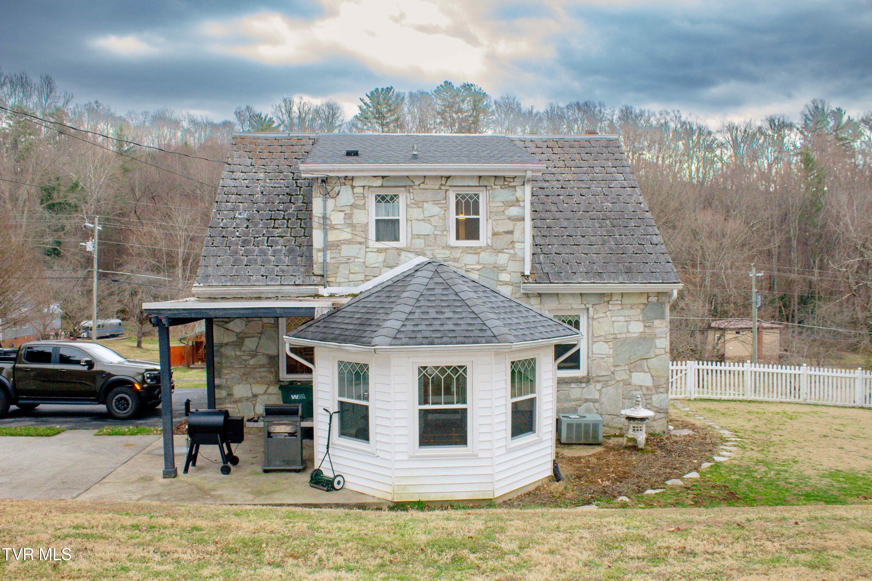 423 New Avenue, Erwin, Tennessee image 35