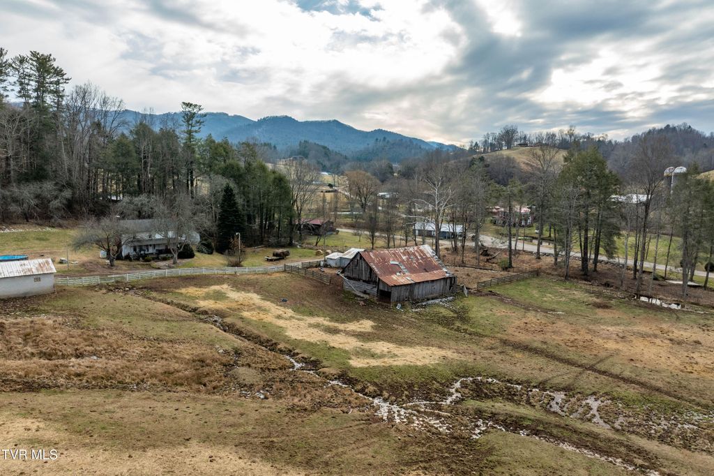 Photo of 517 Mill Creek Road, Mountain City, TN 37683 (MLS # 9990659)