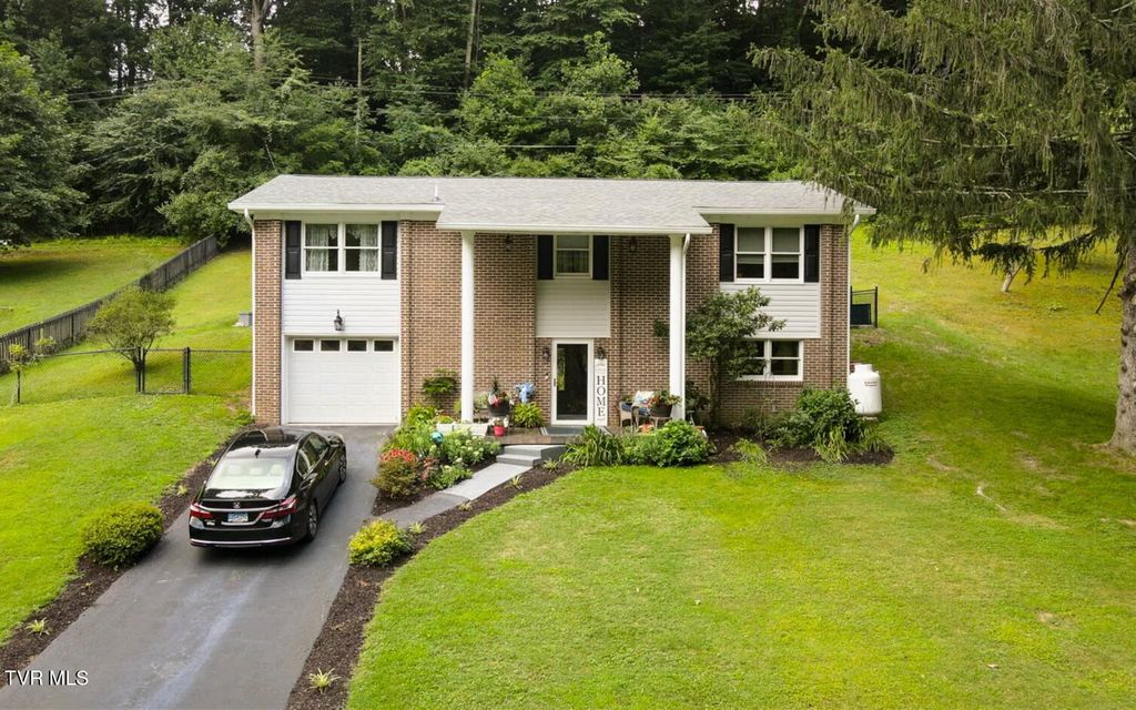 Photo of 1736 Valley View Drive, Big Stone Gap, VA 24219 (MLS # 9986784)