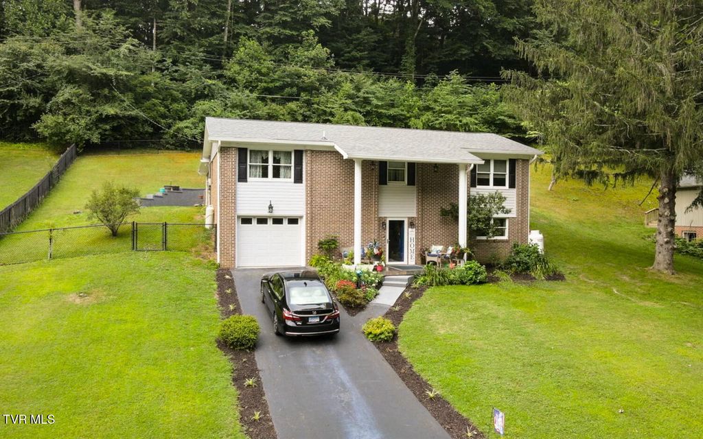 Photo of 1736 Valley View Drive, Big Stone Gap, VA 24219 (MLS # 9986784)