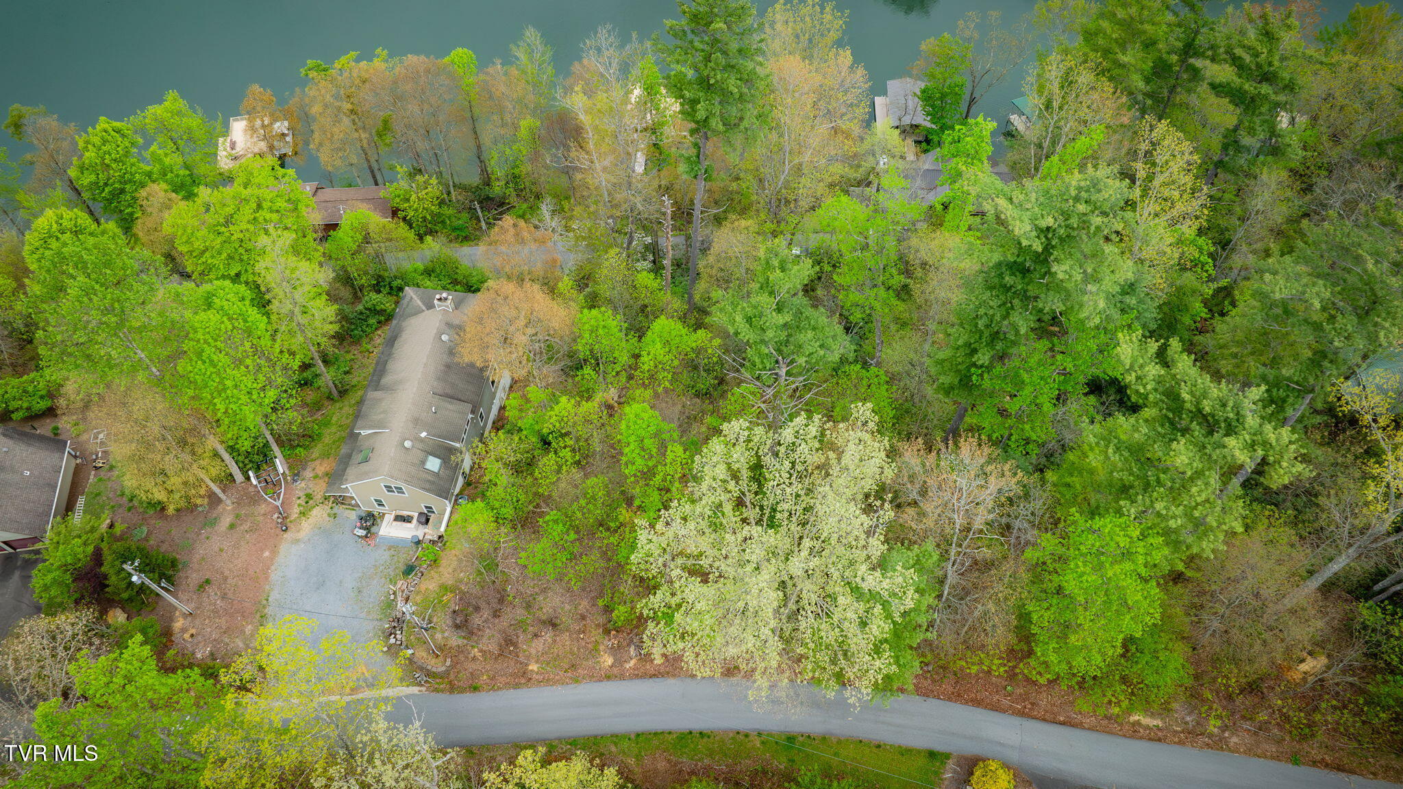 434 Cove Ridge Circle, Butler, Tennessee image 5
