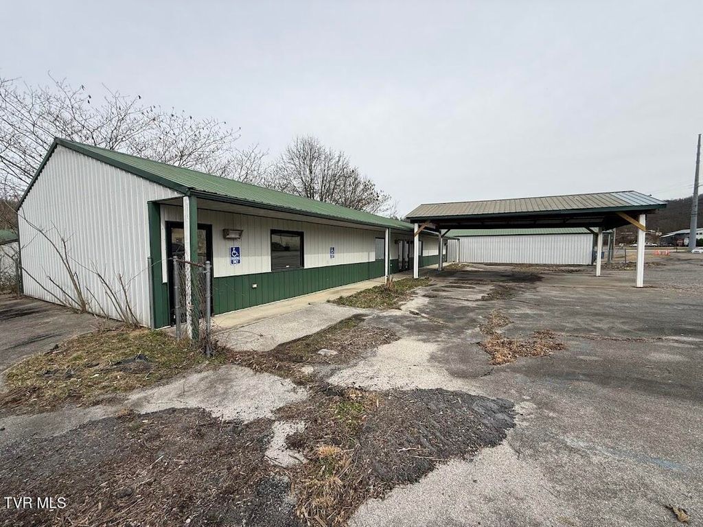 Photo of 160 Village Center Circle, Weber City, VA 24290 (MLS # 9991279)