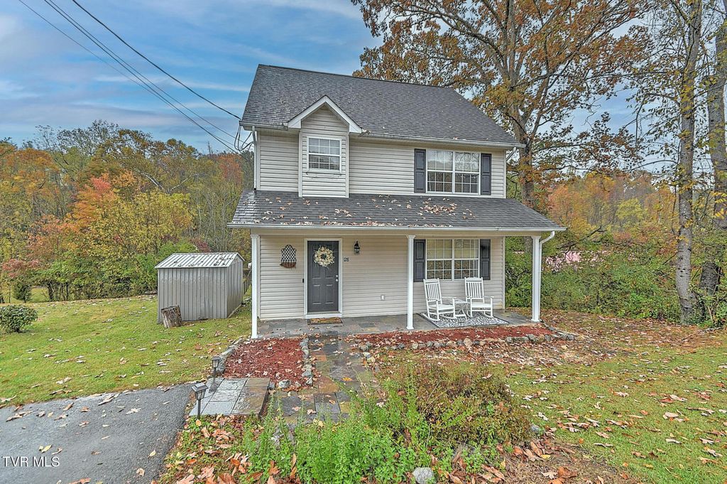 Photo of 128 Flint Street, Bristol, TN 37620 (MLS # 9987739)