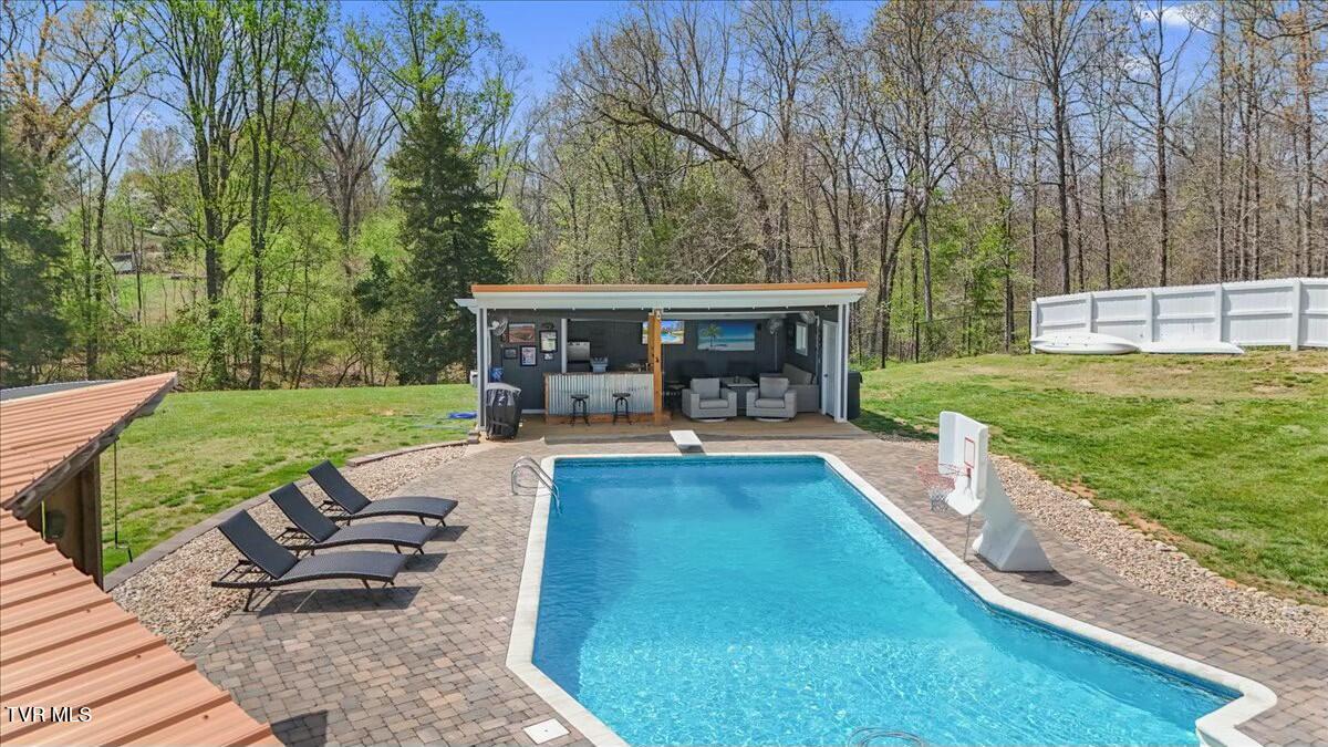 6312 Heatherwood Lane, Kingsport, Tennessee image 2