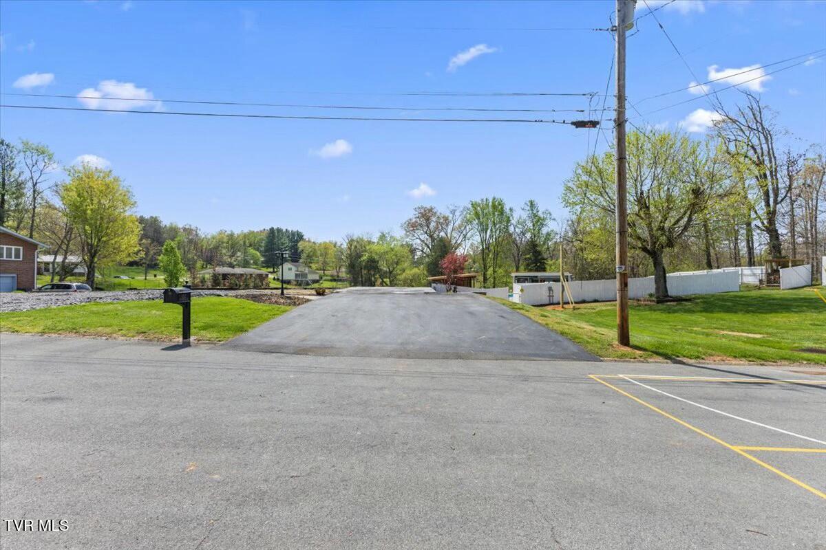 6312 Heatherwood Lane, Kingsport, Tennessee image 4