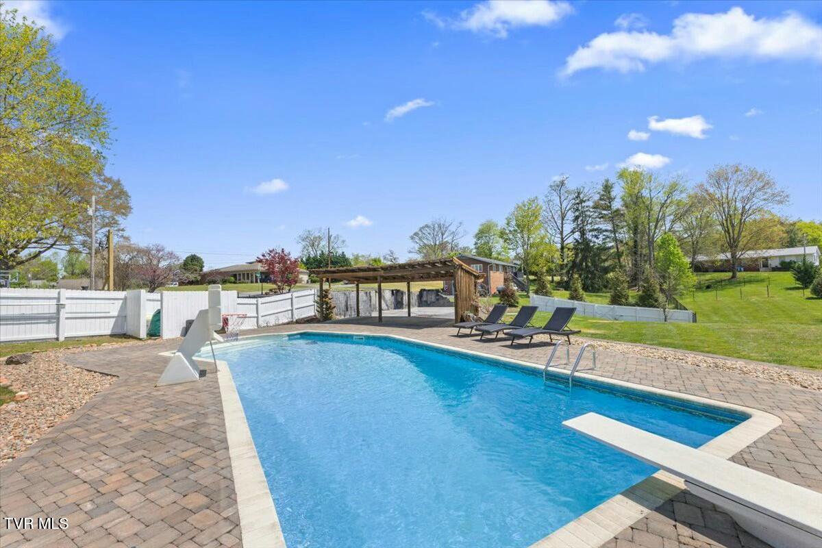 6312 Heatherwood Lane, Kingsport, Tennessee image 24