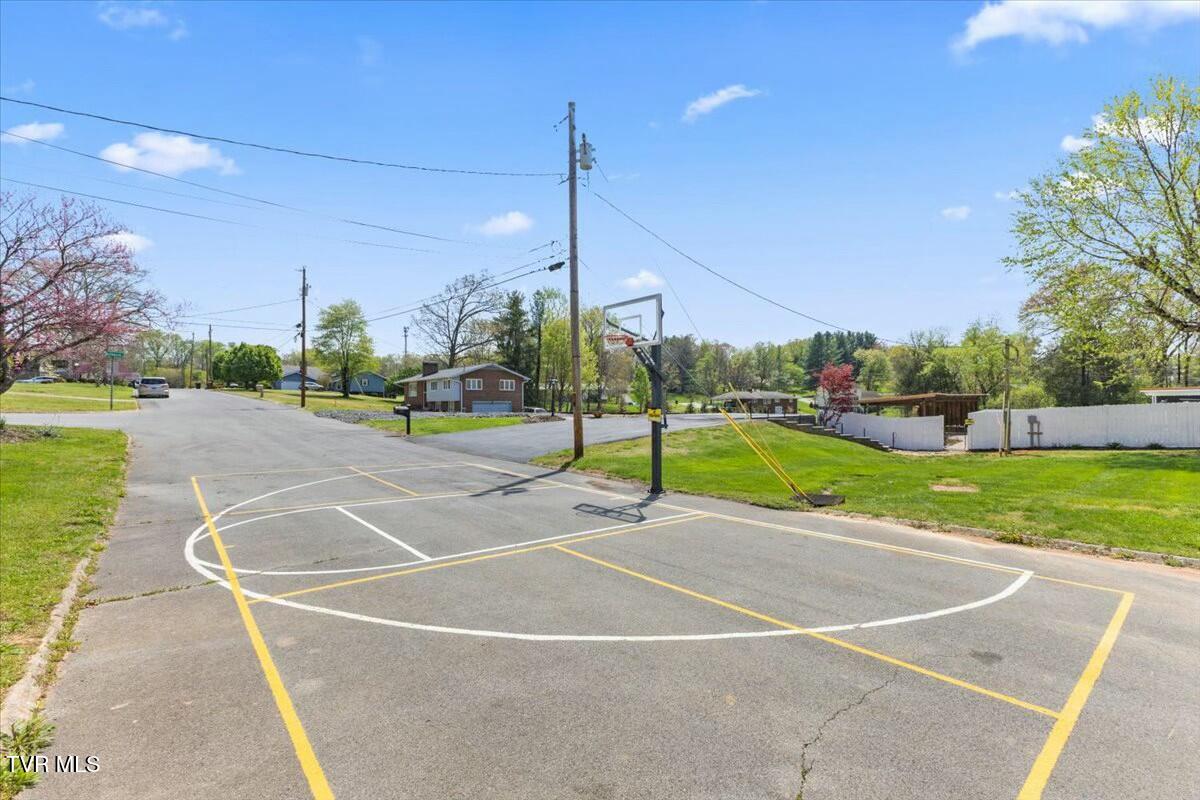 6312 Heatherwood Lane, Kingsport, Tennessee image 3
