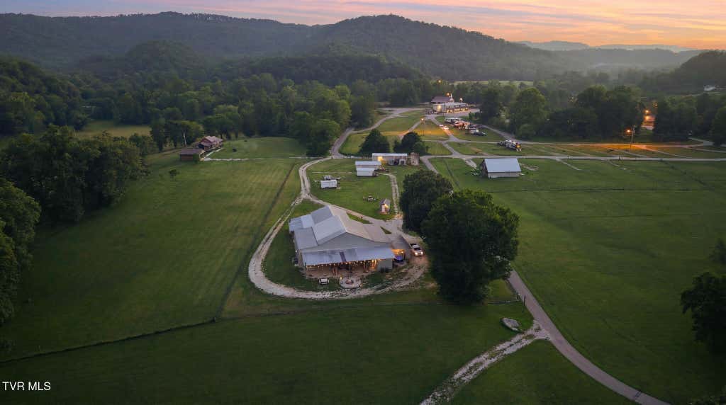 Photo of 2245 Winona Road, Huntsville, TN 37756 (MLS # 9999964)