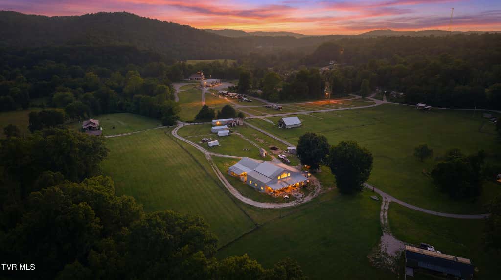 Photo of 2245 Winona Road, Huntsville, TN 37756 (MLS # 9999964)