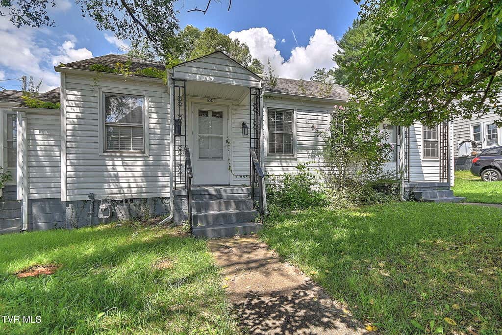 Photo of 601 Weaver Pike # -603, Bristol, TN 37620 (MLS # 9999444)