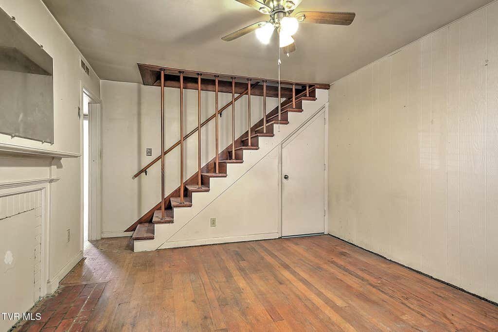 Photo of 601 Weaver Pike # -603, Bristol, TN 37620 (MLS # 9999444)