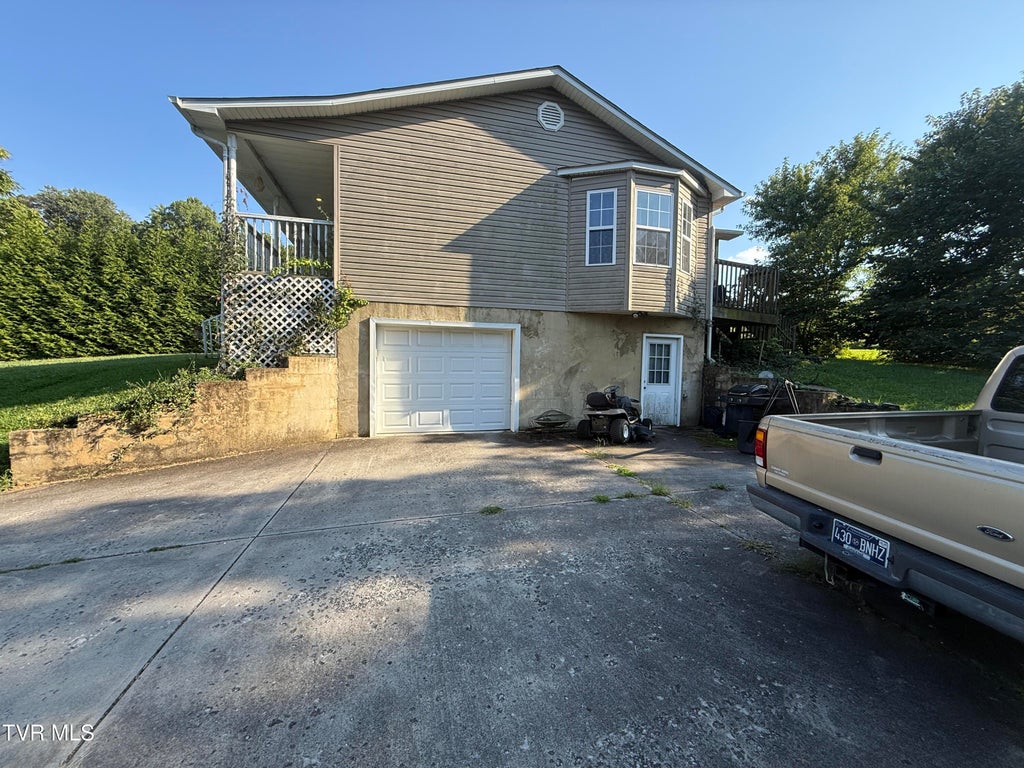 Photo of 18 Windswept Lane, Greeneville, TN 37743 (MLS # 10001047)