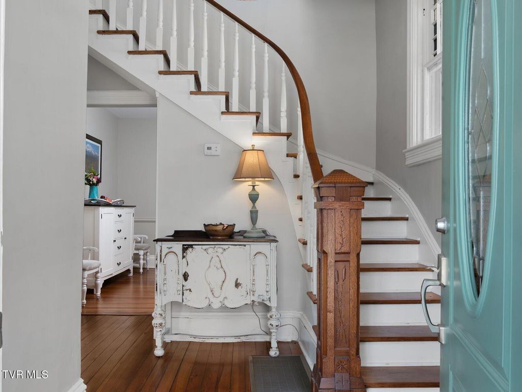 Photo of 920 Pennsylvania Avenue, Bristol, TN 37620 (MLS # 9993234)