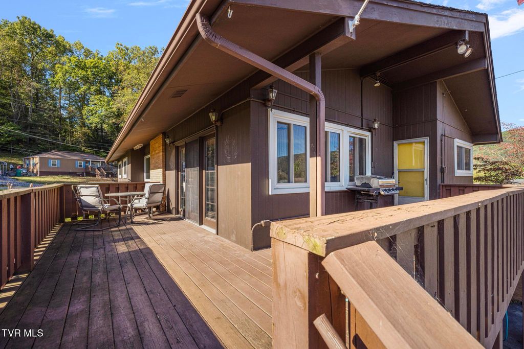 Photo of 317 Simmons Avenue, Erwin, TN 37650 (MLS # 9986548)