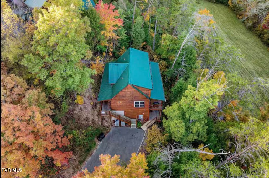 Photo of 3204 Choctaw Hill Way, Pigeon Forge, TN 37863 (MLS # 9991678)