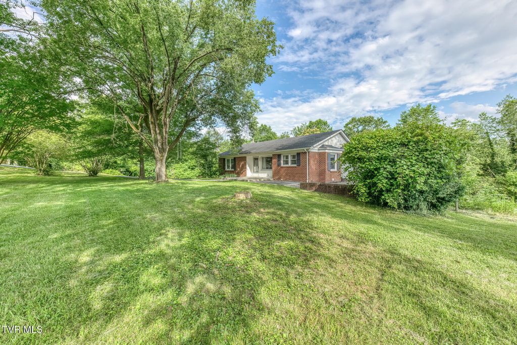 Photo of 329 Old Stage Trail, Bristol, TN 37620 (MLS # 9996303)
