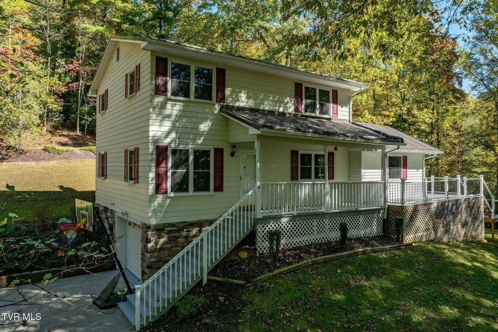 Photo of 2028 Shingletown Road, Mountain City, TN 37683 (MLS # 9986914)