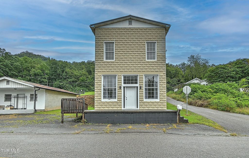 Photo of 284 Railroad Avenue, Duffield, VA 24244 (MLS # 9984748)