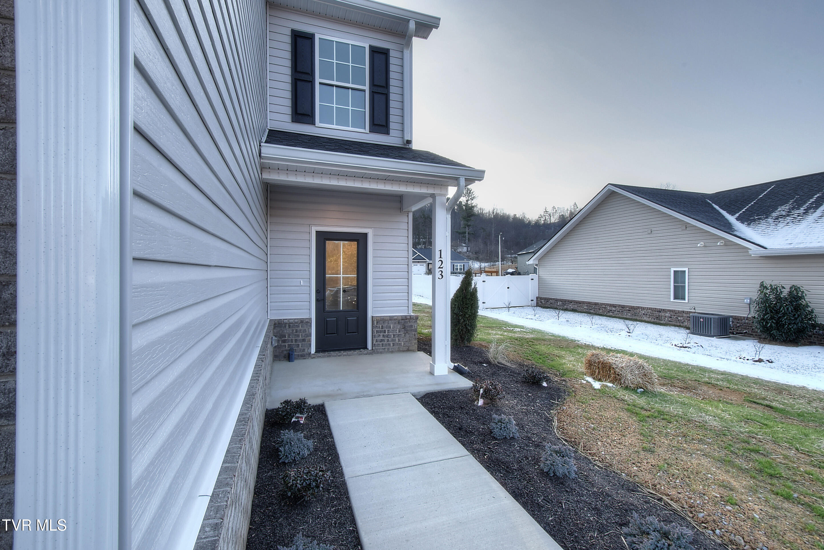 134 Ervin Loop, Erwin, Tennessee image 5