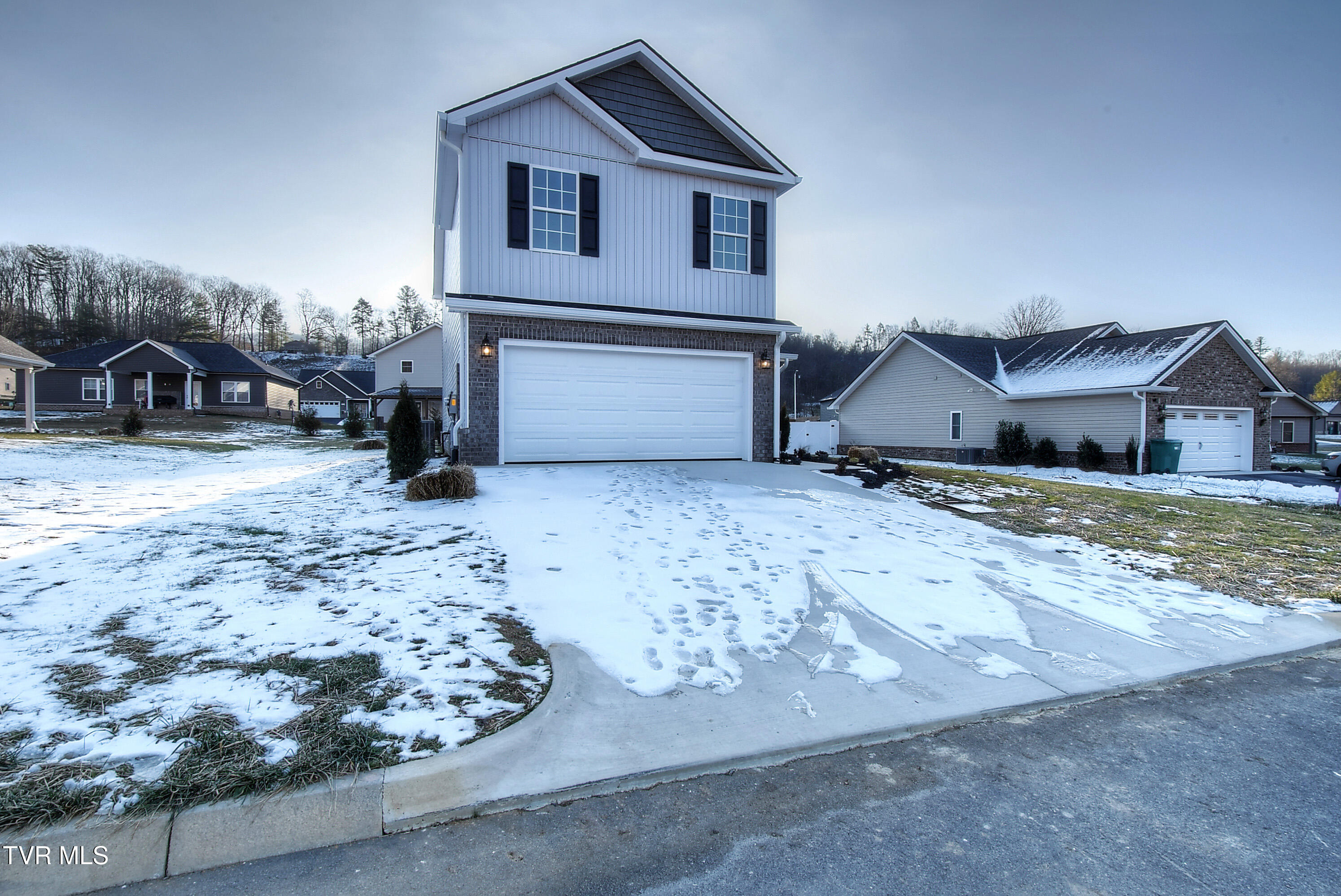 134 Ervin Loop, Erwin, Tennessee image 3