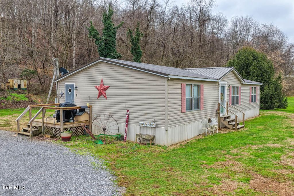 Photo of 276 Burem Road, Rogersville, TN 37857 (MLS # 9989059)