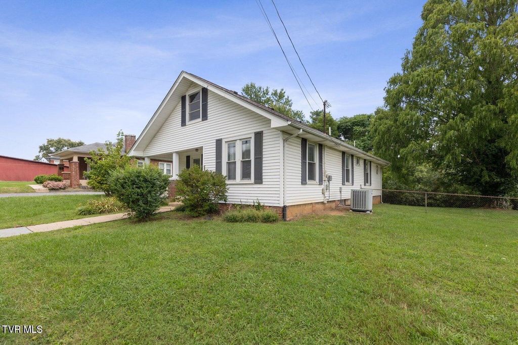 Photo of 1509 Virginia Street, Johnson City, TN 37604 (MLS # 9993420)