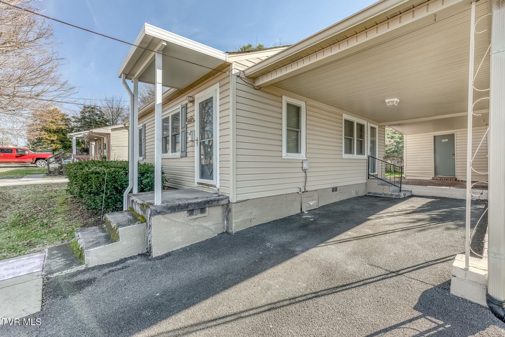 Photo of 2222 Windsor Avenue, Bristol, TN 37620 (MLS # 9989477)