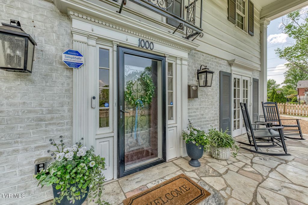 Photo of 1000 Tulip Street, Johnson City, TN 37601 (MLS # 9994877)