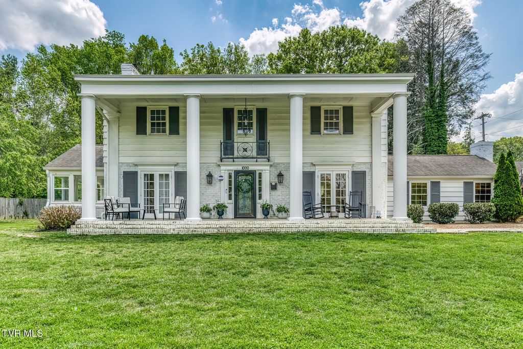 Photo of 1000 Tulip Street, Johnson City, TN 37601 (MLS # 9994877)