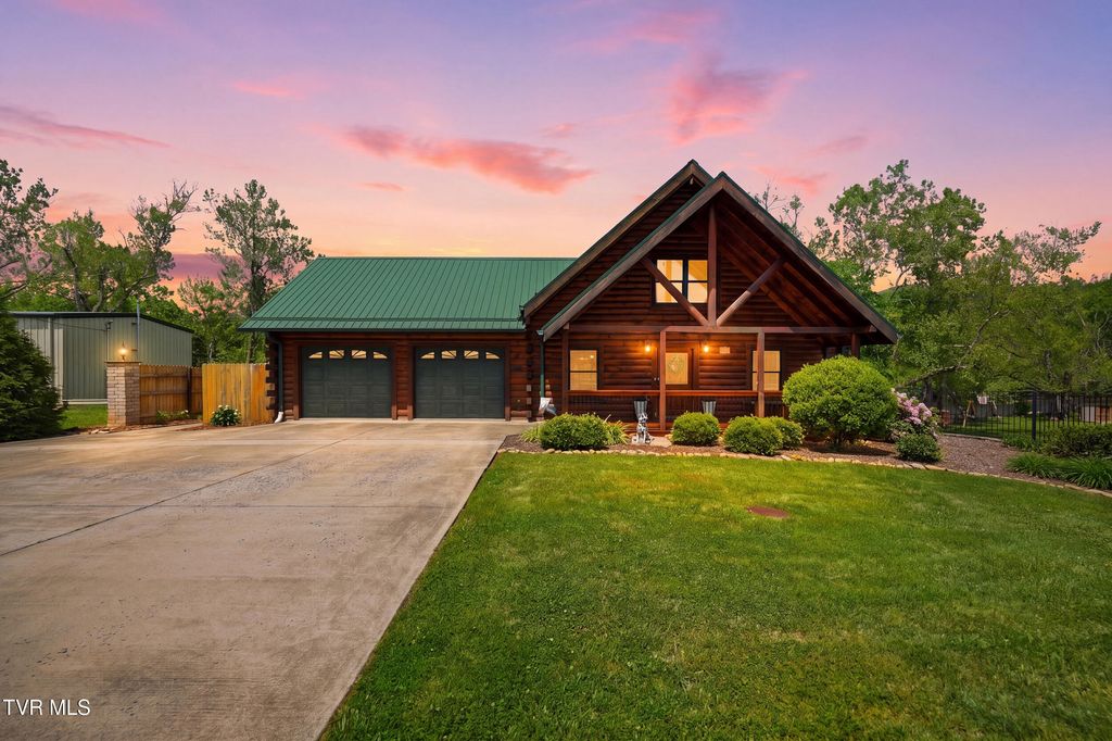Photo of 1565 Broad Street, Elizabethton, TN 37643 (MLS # 9994838)
