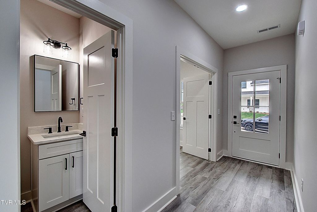 Photo of 73 Slonaker Circle, Jonesborough, TN 37659 (MLS # 9986517)