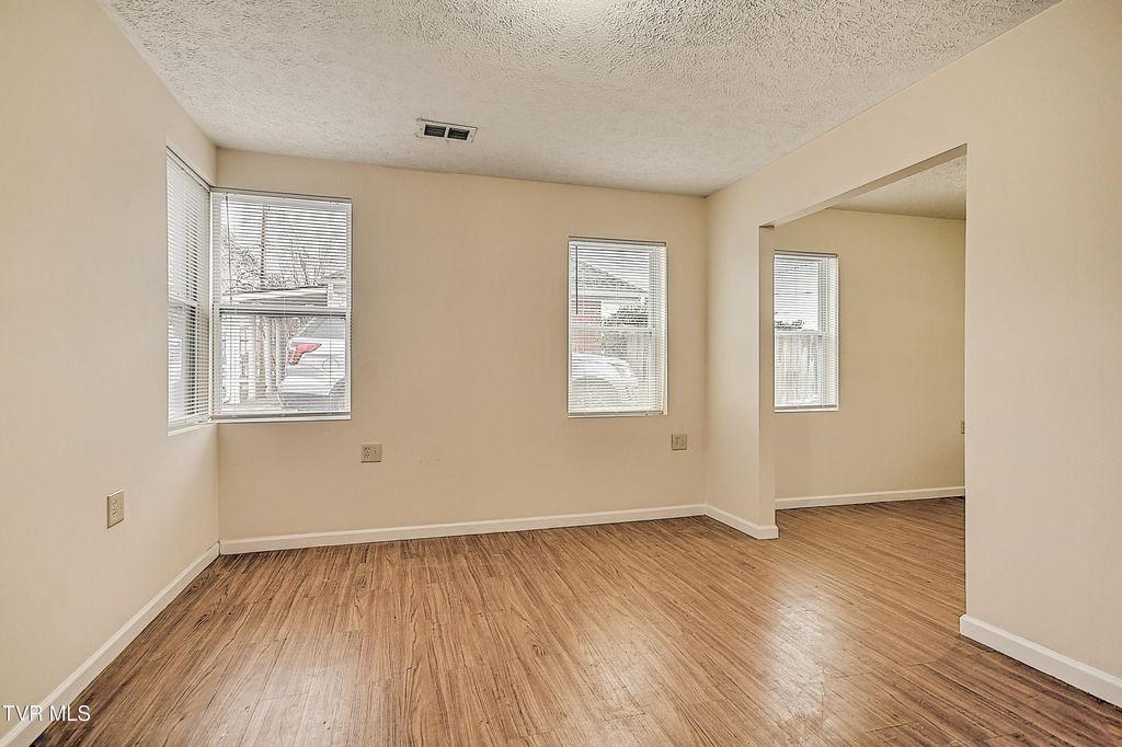 Photo of 508 Clinchfield Street, Kingsport, TN 37660 (MLS # 9989071)