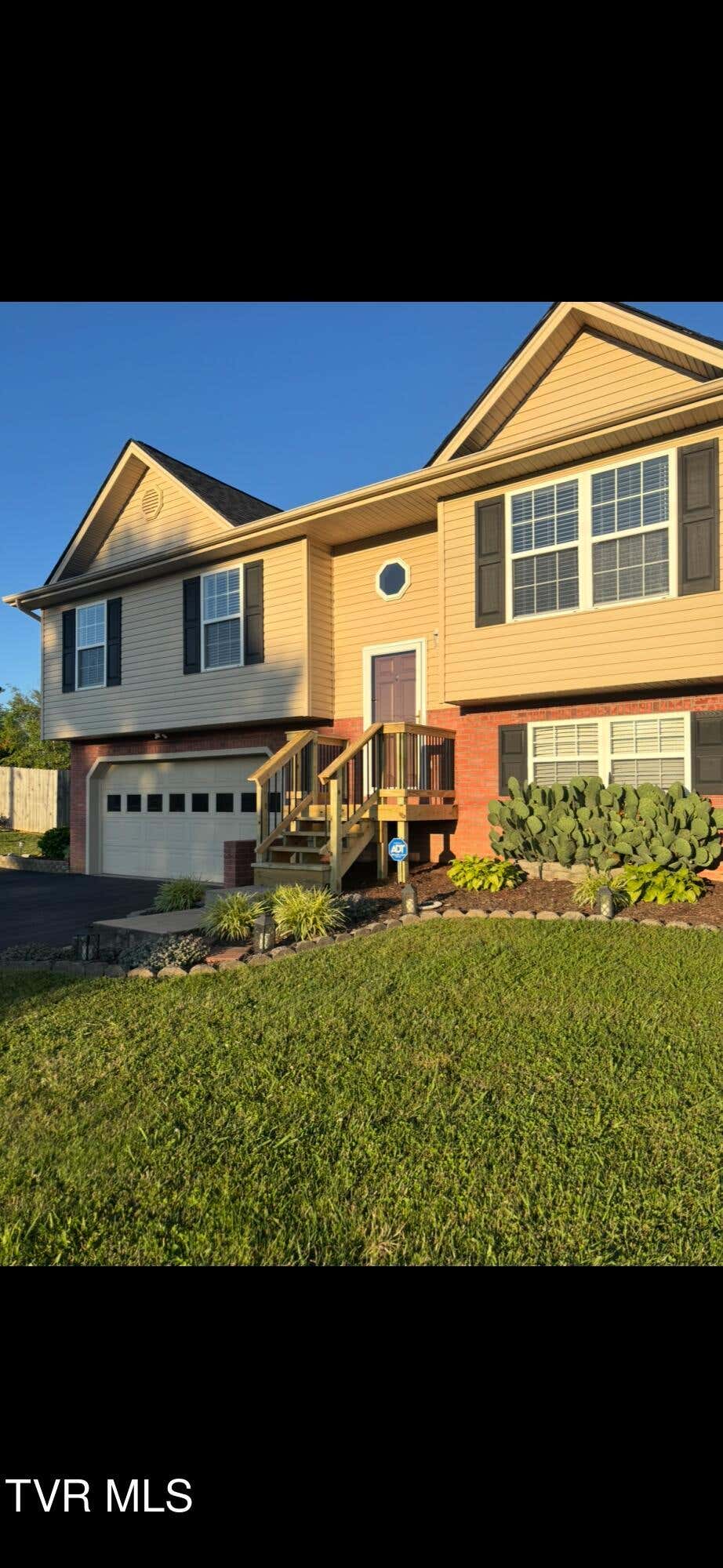 Photo of 30 Thelma Hannabas Lane, Jonesborough, TN 37659 (MLS # 9995167)