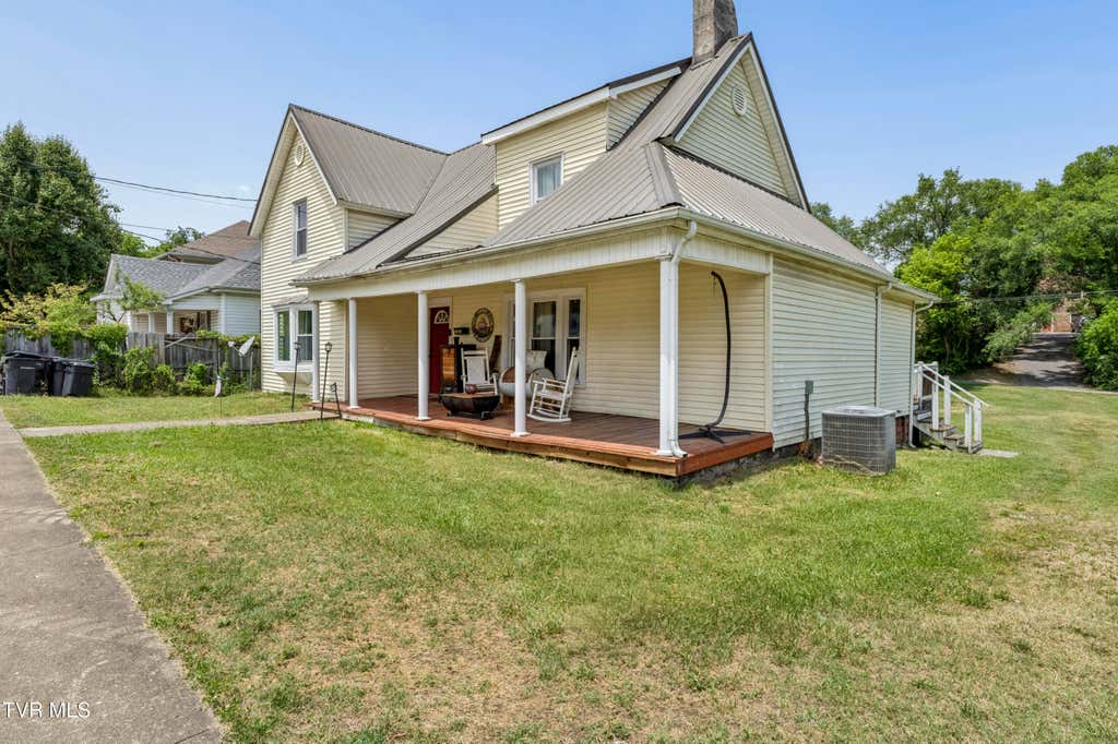 Photo of 941 Windsor Avenue, Bristol, TN 37620 (MLS # 9996533)