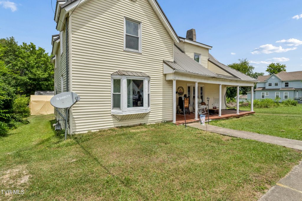 Photo of 941 Windsor Avenue, Bristol, TN 37620 (MLS # 9996533)