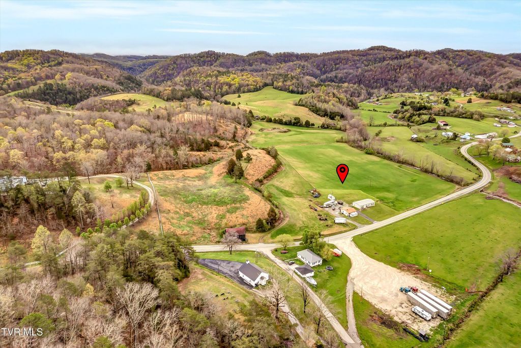 Photo of 6235 Tazewell Highway, Sneedville, TN 37869 (MLS # 9991569)
