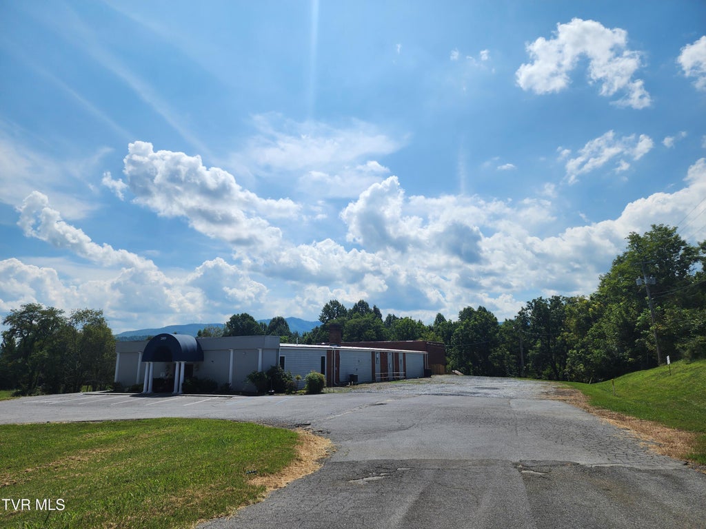 Photo of 2809 Walnut Street, Johnson City, TN 37604 (MLS # 10000778)