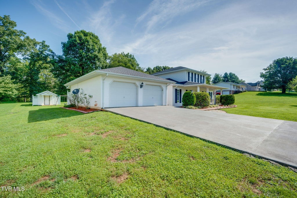Photo of 852 Topeka Drive, Mount Carmel, TN 37645 (MLS # 9999710)