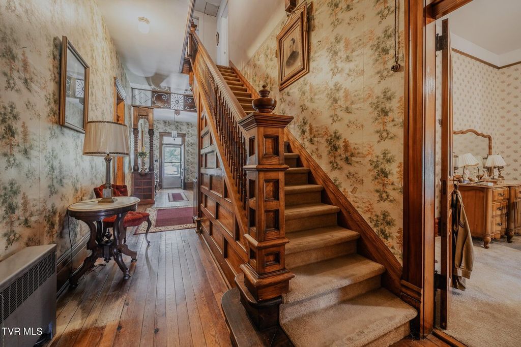 Photo of 438 Main Street, Rogersville, TN 37857 (MLS # 9982082)