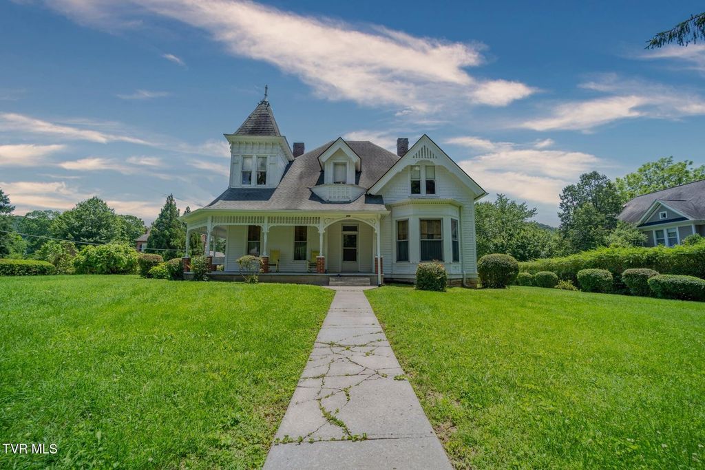 Photo of 438 Main Street, Rogersville, TN 37857 (MLS # 9982082)