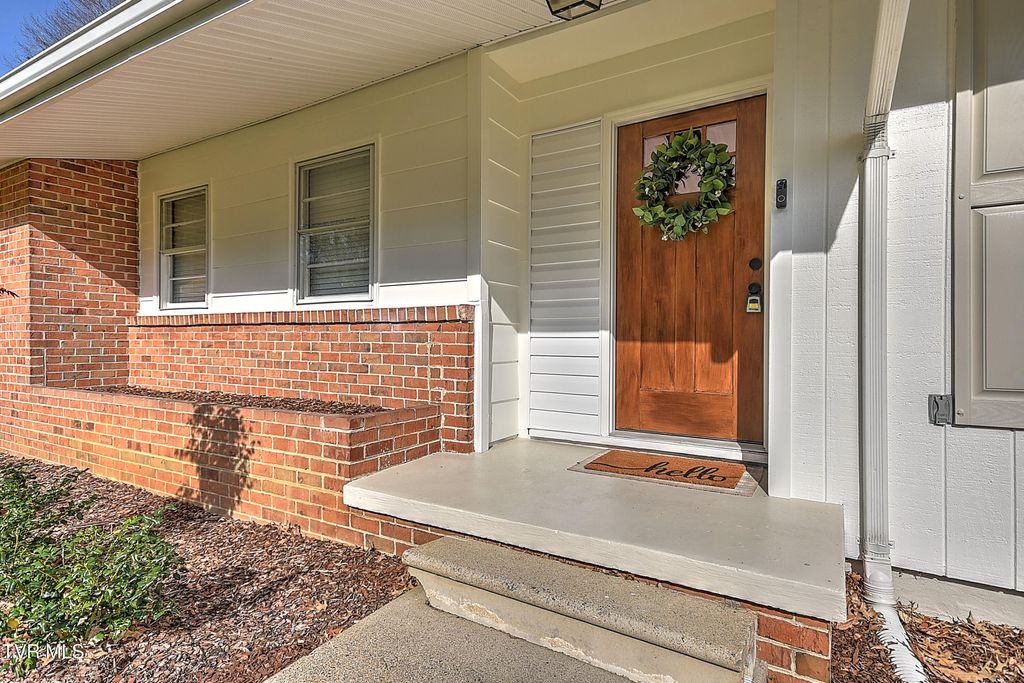 Photo of 420 Ridgefields Road, Kingsport, TN 37660 (MLS # 9993735)