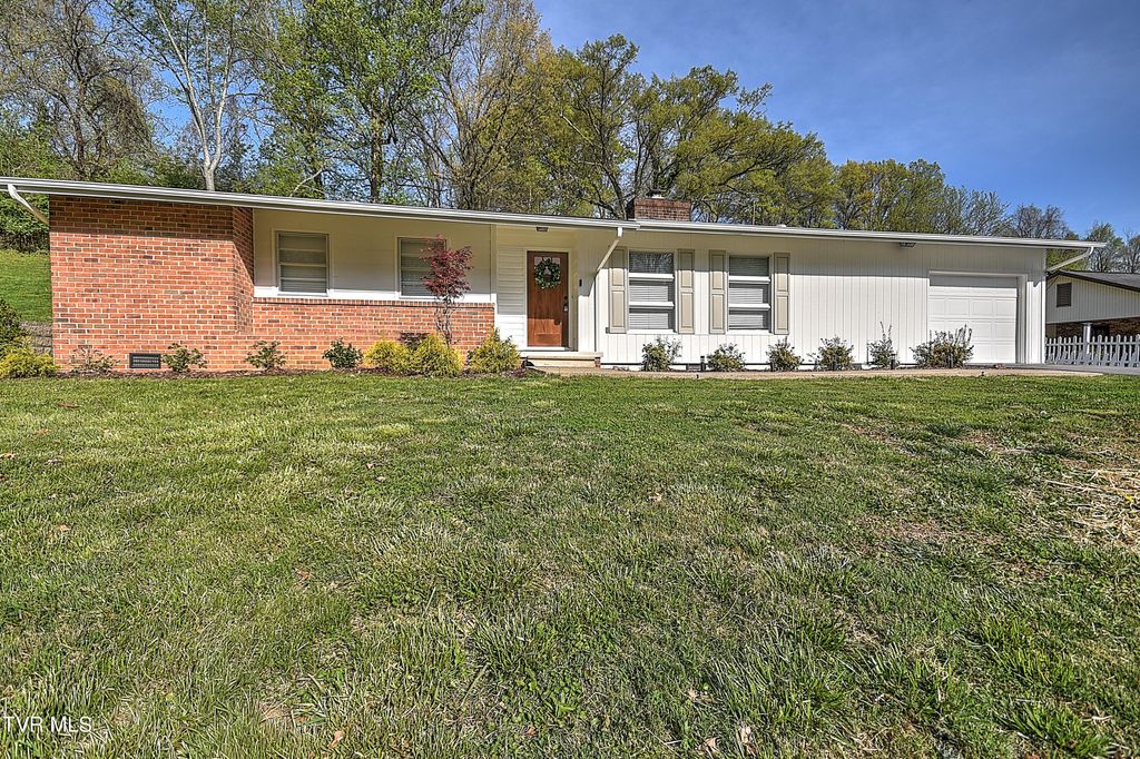 Photo of 420 Ridgefields Road, Kingsport, TN 37660 (MLS # 9993735)