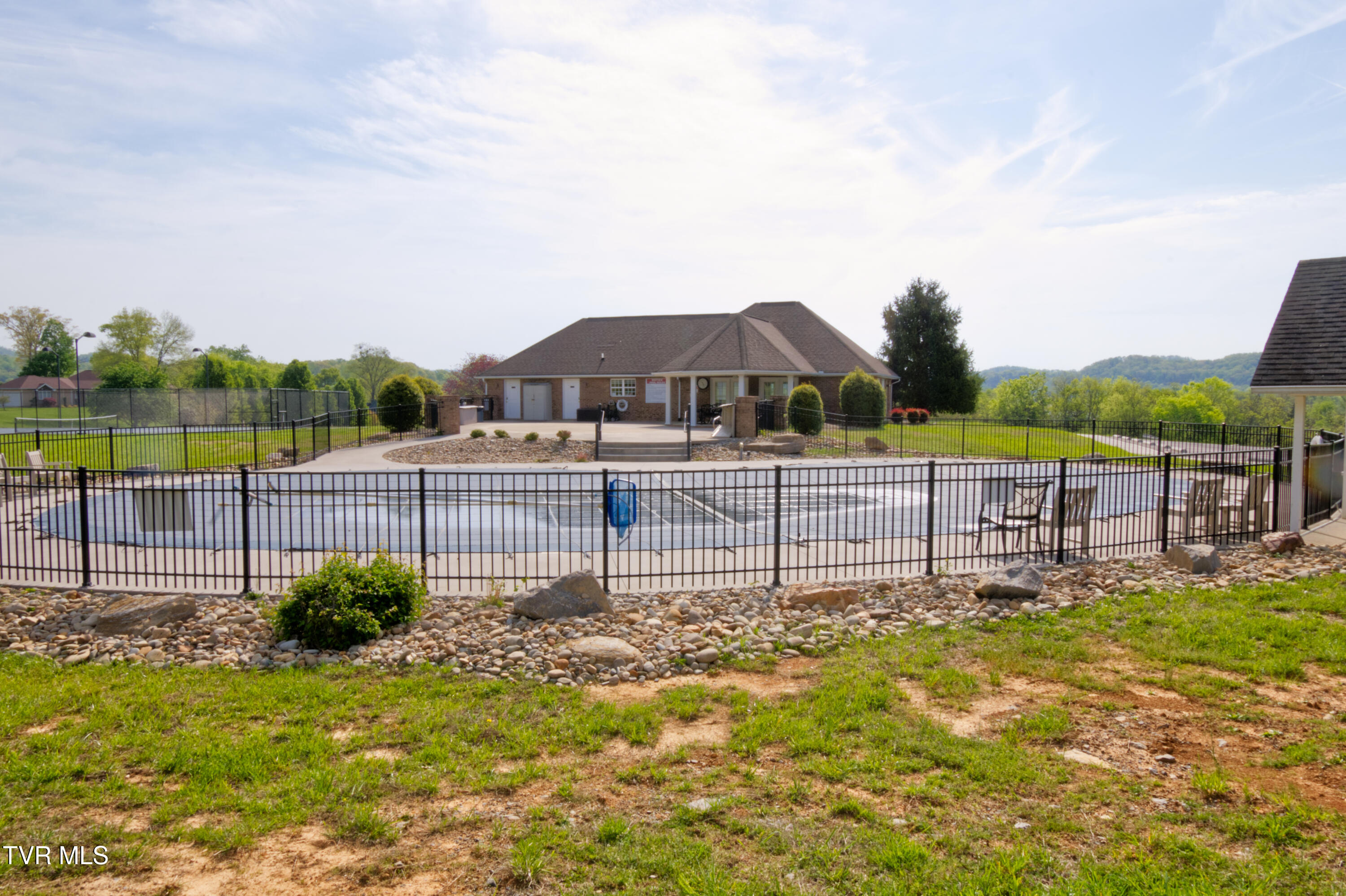 9056 Paradise View Drive, Mooresburg, Tennessee image 8